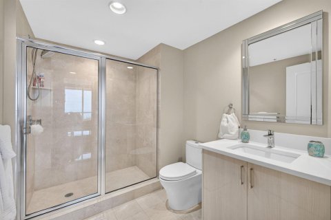 Condominio en venta en Pompano Beach, Florida, 2 dormitorios, 184.23 m2 № 2403767 - foto 19