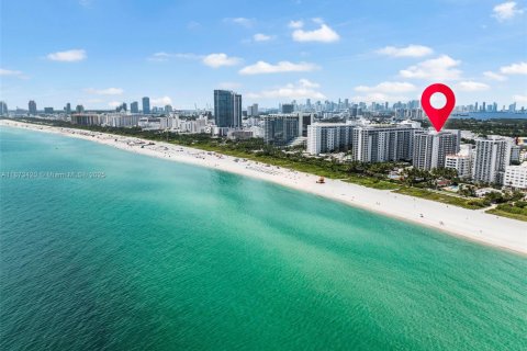 Condo in Miami Beach, Florida, 1 bedroom № 1981986 - photo 3
