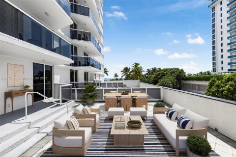 Condo in Miami Beach, Florida, 1 bedroom № 1981986 - photo 5
