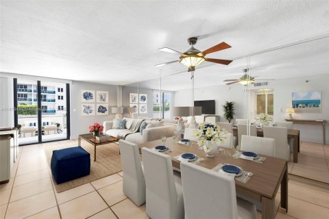 Condo in Miami Beach, Florida, 1 bedroom № 1981986 - photo 7