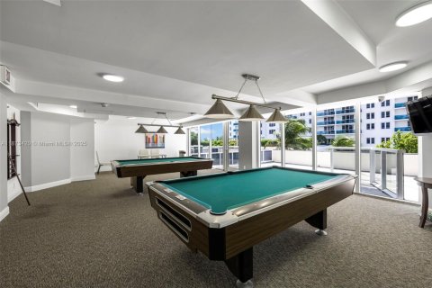 Condo in Miami Beach, Florida, 1 bedroom № 1981986 - photo 15