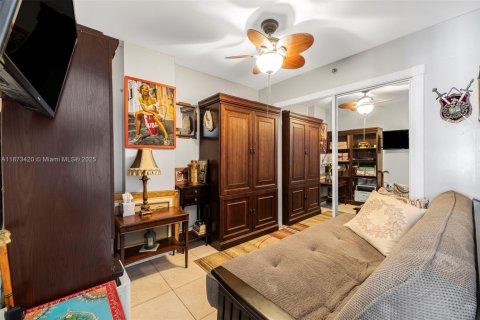 Condo in Miami Beach, Florida, 1 bedroom № 1981986 - photo 11