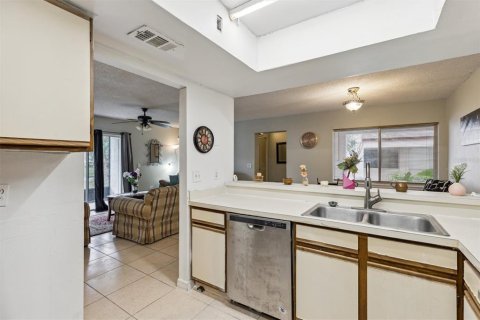 Condo in Orlando, Florida, 2 bedrooms  № 2156589 - photo 4