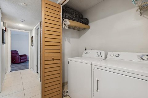 Condo in Orlando, Florida, 2 bedrooms  № 2156589 - photo 9