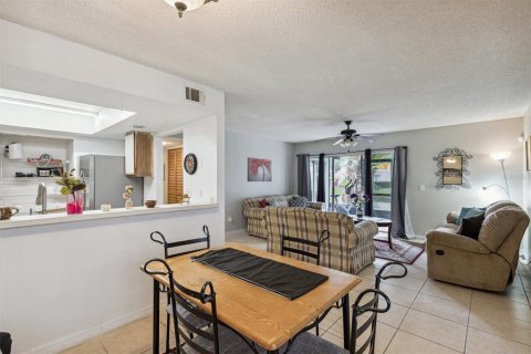 Condo in Orlando, Florida, 2 bedrooms  № 2156589 - photo 6
