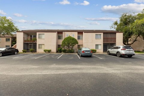 Condo in Orlando, Florida, 2 bedrooms  № 2156589 - photo 11