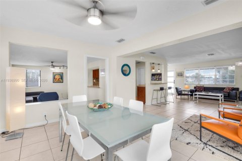 Купить виллу или дом в Пемброк-Пайнс, Флорида 2 спальни, 131.27м2, № 1995290 - фото 9