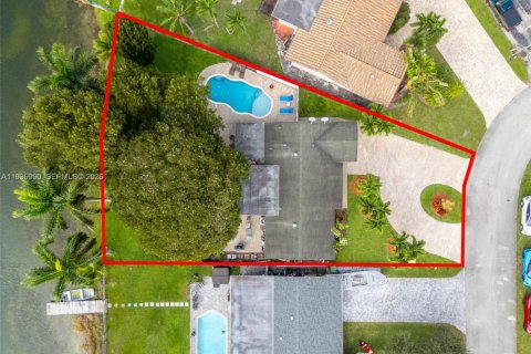 Купить виллу или дом в Пемброк-Пайнс, Флорида 2 спальни, 131.27м2, № 1995290 - фото 4