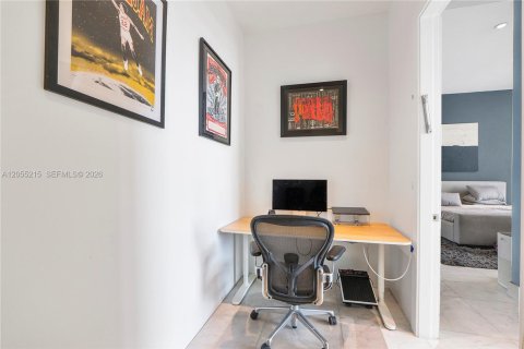 Condo in Miami Beach, Florida, 2 bedrooms  № 2248745 - photo 8
