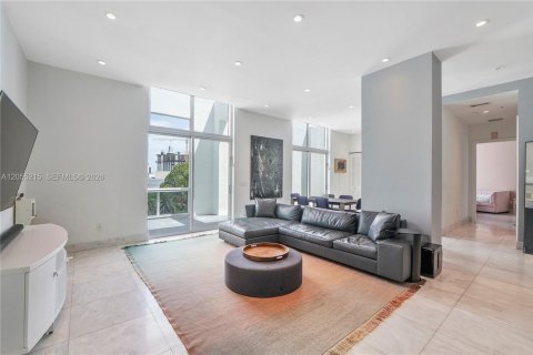 Condo in Miami Beach, Florida, 2 bedrooms  № 2248745 - photo 22