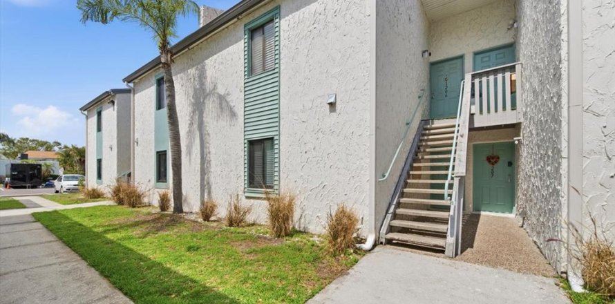 Condo in Saint Petersburg, Florida, 1 bedroom № 2232804