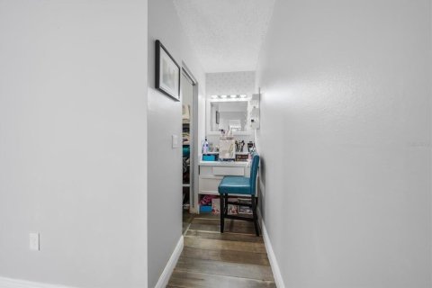 Condo in Saint Petersburg, Florida, 1 bedroom № 2232804 - photo 18
