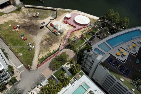 Купить кондоминиум в Майами, Флорида 2 спальни, 101.54м2, № 1986446 - фото 23