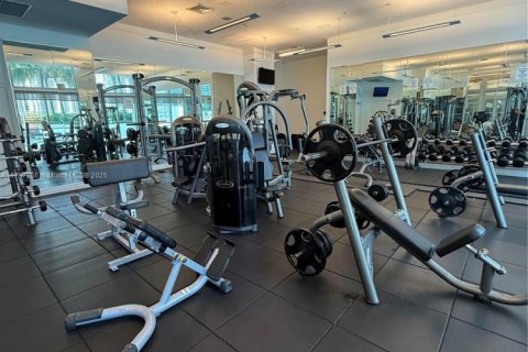 Купить кондоминиум в Майами, Флорида 2 спальни, 101.54м2, № 1986446 - фото 4