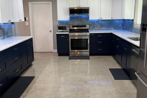 Casa en venta en Saint Petersburg, Florida, 3 dormitorios, 212.75 m2 № 2387484 - foto 8