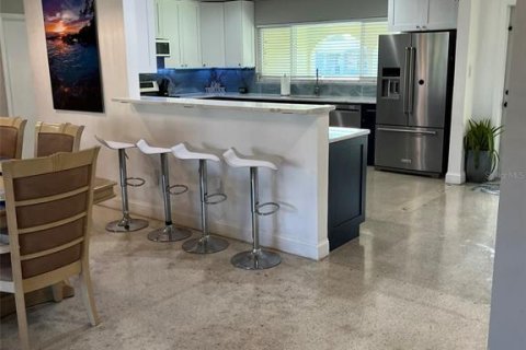 Casa en venta en Saint Petersburg, Florida, 3 dormitorios, 212.75 m2 № 2387484 - foto 7