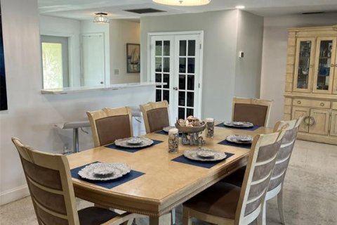 Casa en venta en Saint Petersburg, Florida, 3 dormitorios, 212.75 m2 № 2387484 - foto 11