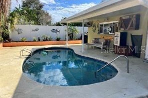 Casa en venta en Saint Petersburg, Florida, 3 dormitorios, 212.75 m2 № 2387484 - foto 3