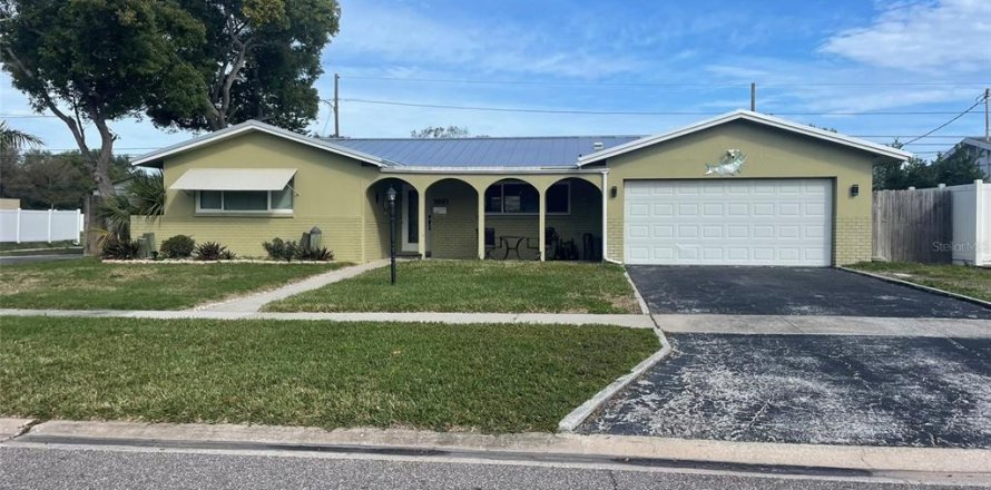 Casa en Saint Petersburg, Florida 3 dormitorios, 212.75 m2 № 2387484
