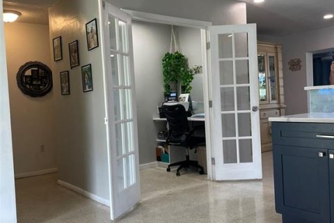 Casa en venta en Saint Petersburg, Florida, 3 dormitorios, 212.75 m2 № 2387484 - foto 13