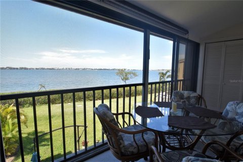 Condominio en alquiler en Sarasota, Florida, 3 dormitorios, 122.63 m2 № 216723 - foto 1