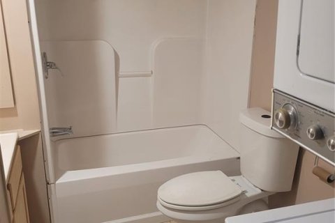 Снять в аренду квартиру в Оклаваха, Флорида 3 комнаты, 73.58м2, № 2150025 - фото 9