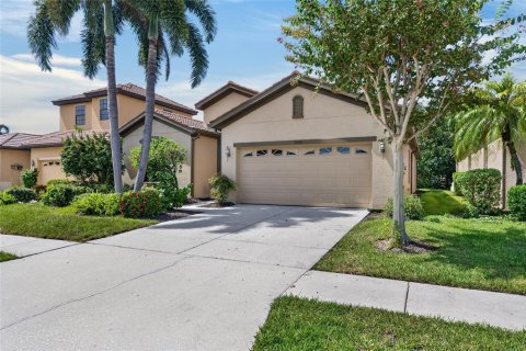 House in Apollo Beach, Florida 3 bedrooms, 202.43 sq.m. № 2393810 - photo 8