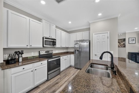 House in Apollo Beach, Florida 3 bedrooms, 202.43 sq.m. № 2393810 - photo 15