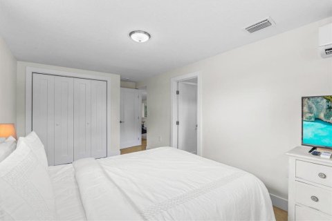 House in Tampa, Florida 4 bedrooms, 224.17 sq.m. № 2233936 - photo 21