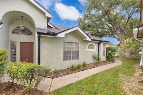 Townhouse in Winter Springs, Florida 3 bedrooms, 119.57 sq.m. № 1886720 - photo 1