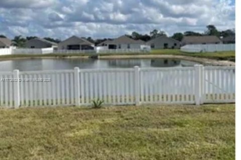 Снять в аренду виллу или дом в Лейкленд, Флорида 3 спальни, № 1985527 - фото 3