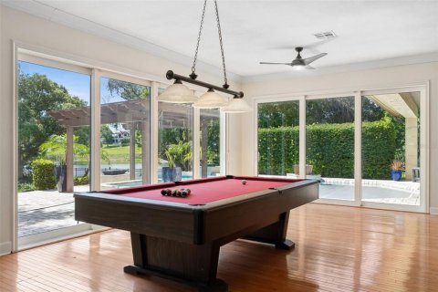 House in Windermere, Florida 6 bedrooms, 451.32 sq.m. № 2217081 - photo 14