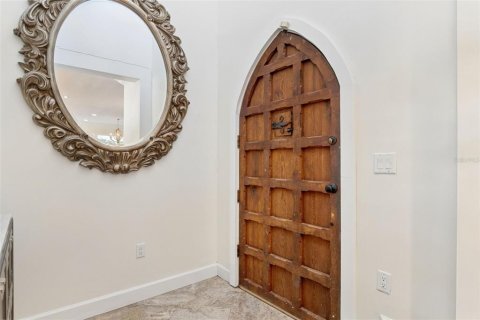 House in Windermere, Florida 6 bedrooms, 451.32 sq.m. № 2217081 - photo 6