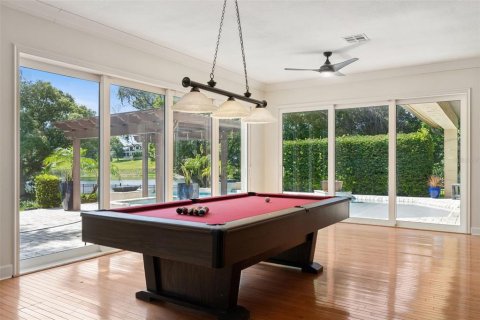 House in Windermere, Florida 6 bedrooms, 451.32 sq.m. № 2217081 - photo 13