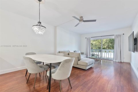 Купить кондоминиум в Корал-Гейблс, Флорида 1 спальня, 75.07м2, № 1996928 - фото 4