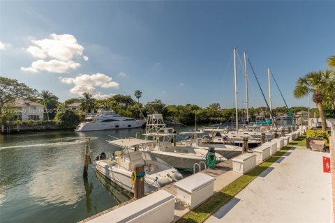 Купить кондоминиум в Корал-Гейблс, Флорида 1 спальня, 75.07м2, № 1996928 - фото 16