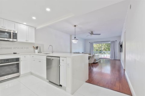 Купить кондоминиум в Корал-Гейблс, Флорида 1 спальня, 75.07м2, № 1996928 - фото 2