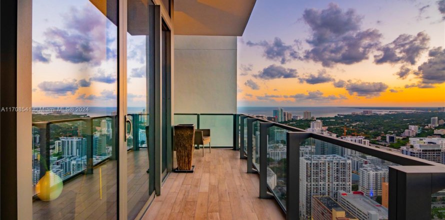 Condominio en Miami, Florida, 1 dormitorio № 1462432
