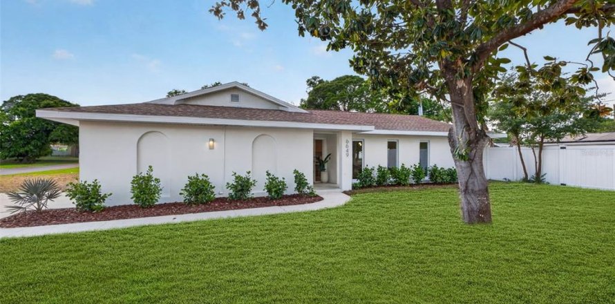 Casa en Saint Petersburg, Florida 3 dormitorios, 163.23 m2 № 2201207