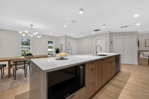 Casa en venta en Saint Petersburg, Florida, 3 dormitorios, 163.23 m2 № 2201207 - foto 9