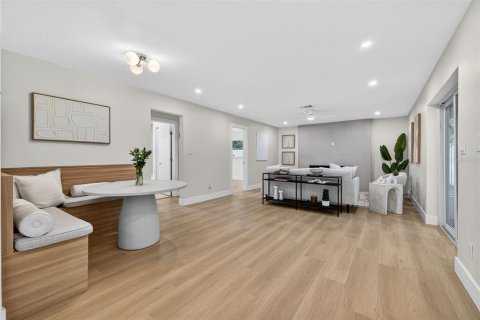 Casa en venta en Saint Petersburg, Florida, 3 dormitorios, 163.23 m2 № 2201207 - foto 14