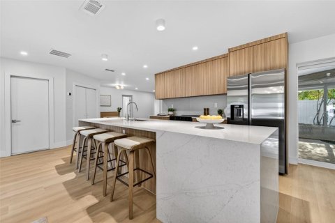 Casa en venta en Saint Petersburg, Florida, 3 dormitorios, 163.23 m2 № 2201207 - foto 4