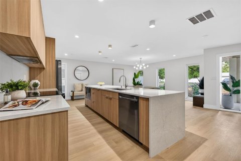 Casa en venta en Saint Petersburg, Florida, 3 dormitorios, 163.23 m2 № 2201207 - foto 8