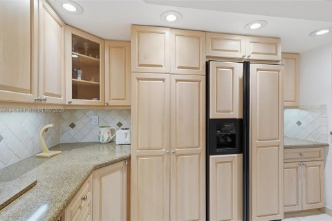 Снять в аренду кондоминиум в Форт-Лодердейл, Флорида 2 спальни, 139.35м2, № 2006924 - фото 13