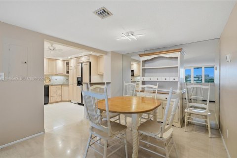 Снять в аренду кондоминиум в Форт-Лодердейл, Флорида 2 спальни, 139.35м2, № 2006924 - фото 10