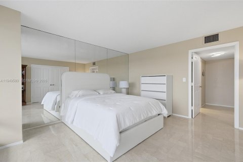 Снять в аренду кондоминиум в Форт-Лодердейл, Флорида 2 спальни, 139.35м2, № 2006924 - фото 23