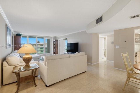 Снять в аренду кондоминиум в Форт-Лодердейл, Флорида 2 спальни, 139.35м2, № 2006924 - фото 15