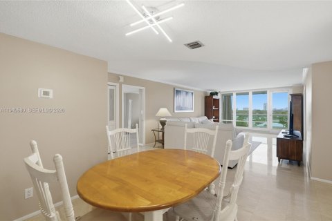 Снять в аренду кондоминиум в Форт-Лодердейл, Флорида 2 спальни, 139.35м2, № 2006924 - фото 9