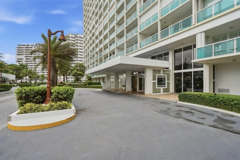 Снять в аренду кондоминиум в Форт-Лодердейл, Флорида 2 спальни, 139.35м2, № 2006924 - фото 2