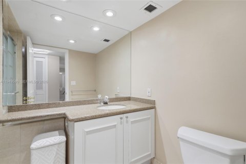 Снять в аренду кондоминиум в Форт-Лодердейл, Флорида 2 спальни, 139.35м2, № 2006924 - фото 24